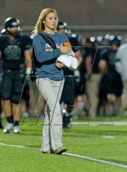 Thumbnail 3 in Alice vs. Cedar Park (UIL 4A Division 2 Regional Playoff) photogallery.
