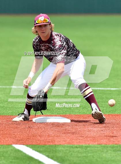 Thumbnail 1 in Sunnyvale vs Whitesboro (UIL 3A Region 2 Area Playoff) photogallery.