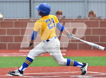 Thumbnail 3 in Sunnyvale vs Whitesboro (UIL 3A Region 2 Area Playoff) photogallery.