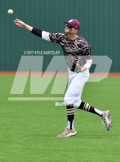 Thumbnail 3 in Sunnyvale vs Whitesboro (UIL 3A Region 2 Area Playoff) photogallery.