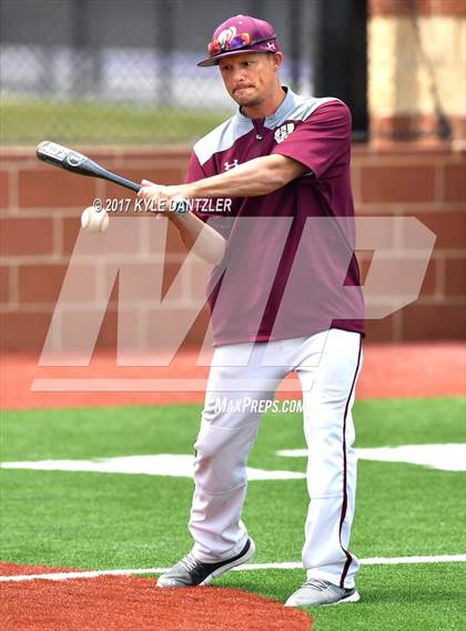 Thumbnail 3 in Sunnyvale vs Whitesboro (UIL 3A Region 2 Area Playoff) photogallery.