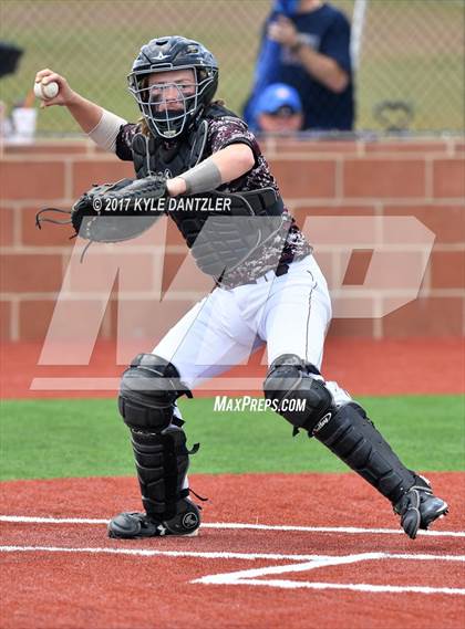 Thumbnail 2 in Sunnyvale vs Whitesboro (UIL 3A Region 2 Area Playoff) photogallery.