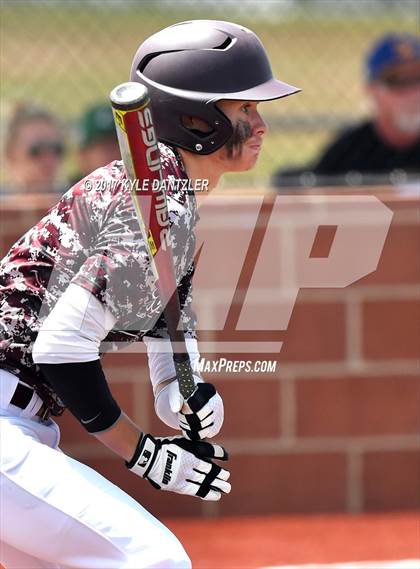 Thumbnail 2 in Sunnyvale vs Whitesboro (UIL 3A Region 2 Area Playoff) photogallery.