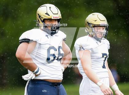 Thumbnail 2 in Althoff Catholic @ Burroughs photogallery.