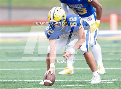 Thumbnail 3 in Althoff Catholic @ Burroughs photogallery.