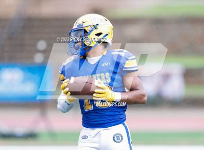 Thumbnail 2 in Althoff Catholic @ Burroughs photogallery.