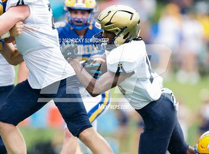 Thumbnail 2 in Althoff Catholic @ Burroughs photogallery.