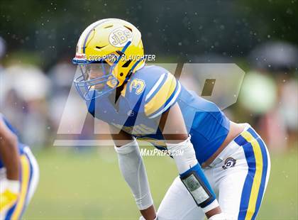 Thumbnail 2 in Althoff Catholic @ Burroughs photogallery.