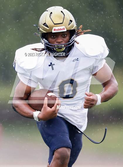 Thumbnail 2 in Althoff Catholic @ Burroughs photogallery.