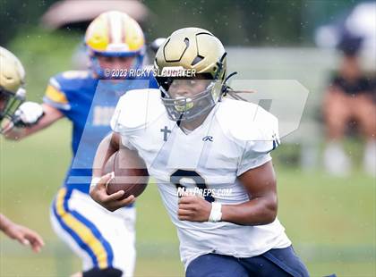 Thumbnail 2 in Althoff Catholic @ Burroughs photogallery.