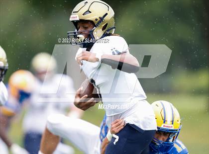 Thumbnail 1 in Althoff Catholic @ Burroughs photogallery.