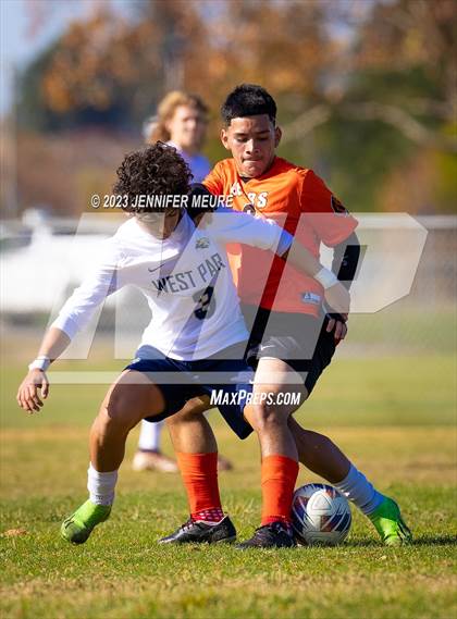 Thumbnail 2 in West Park vs. Merced photogallery.