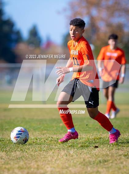 Thumbnail 1 in West Park vs. Merced photogallery.