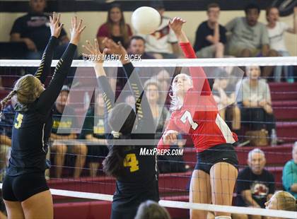 Thumbnail 3 in Sonora @ Modesto photogallery.