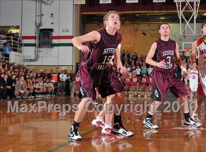 Thumbnail 2 in Woodlawn vs Sesser-Valier (1A Super Sectional) photogallery.