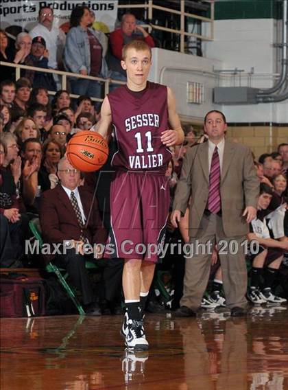 Thumbnail 3 in Woodlawn vs Sesser-Valier (1A Super Sectional) photogallery.