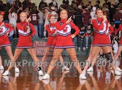Thumbnail 2 in Woodlawn vs Sesser-Valier (1A Super Sectional) photogallery.