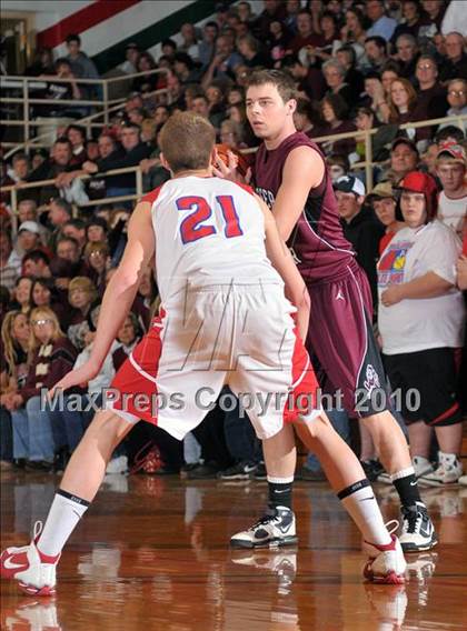 Thumbnail 3 in Woodlawn vs Sesser-Valier (1A Super Sectional) photogallery.