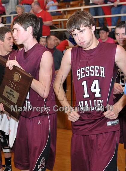 Thumbnail 1 in Woodlawn vs Sesser-Valier (1A Super Sectional) photogallery.