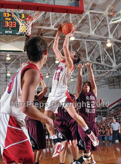 Thumbnail 3 in Woodlawn vs Sesser-Valier (1A Super Sectional) photogallery.