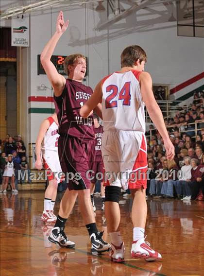 Thumbnail 3 in Woodlawn vs Sesser-Valier (1A Super Sectional) photogallery.