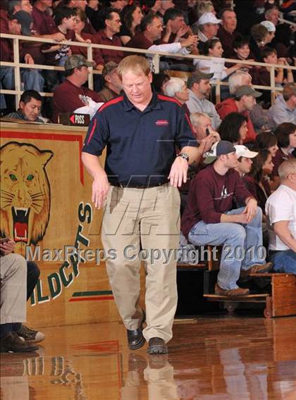 Thumbnail 3 in Woodlawn vs Sesser-Valier (1A Super Sectional) photogallery.