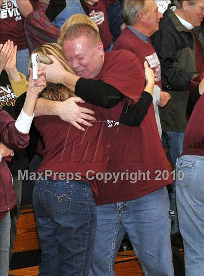 Thumbnail 3 in Woodlawn vs Sesser-Valier (1A Super Sectional) photogallery.