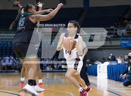 Thumbnail 3 in 'Iolani vs Konawaena (HHSAA Division 1 Championship) photogallery.