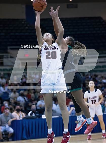 Thumbnail 1 in 'Iolani vs Konawaena (HHSAA Division 1 Championship) photogallery.