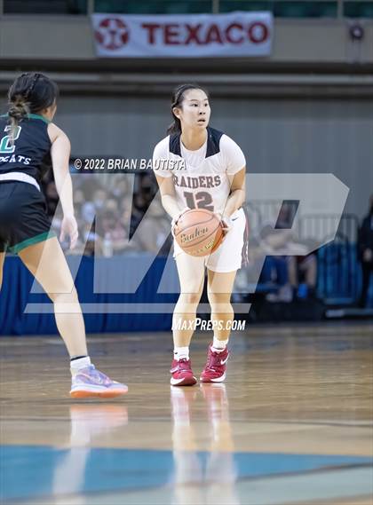 Thumbnail 3 in 'Iolani vs Konawaena (HHSAA Division 1 Championship) photogallery.