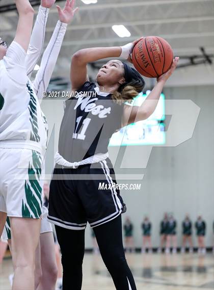 Thumbnail 2 in Lee's Summit West @ Staley (MSHSAA Class 6 Quarterfinal) photogallery.