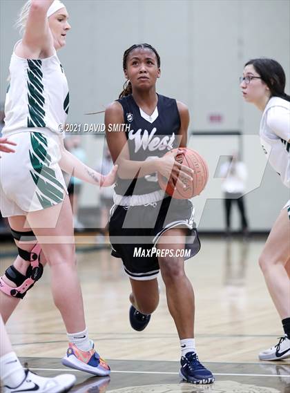 Thumbnail 1 in Lee's Summit West @ Staley (MSHSAA Class 6 Quarterfinal) photogallery.