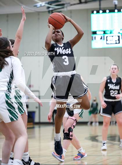 Thumbnail 2 in Lee's Summit West @ Staley (MSHSAA Class 6 Quarterfinal) photogallery.