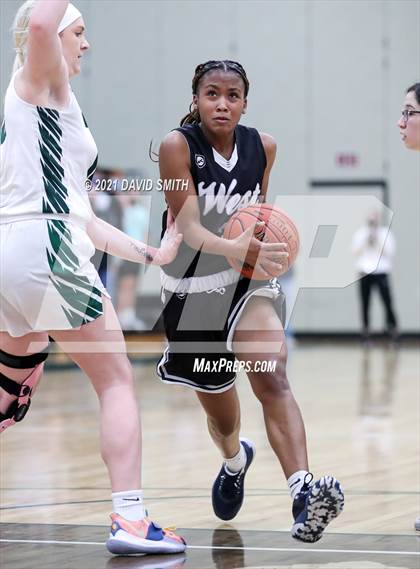 Thumbnail 3 in Lee's Summit West @ Staley (MSHSAA Class 6 Quarterfinal) photogallery.