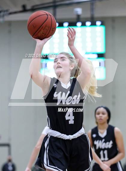 Thumbnail 1 in Lee's Summit West @ Staley (MSHSAA Class 6 Quarterfinal) photogallery.