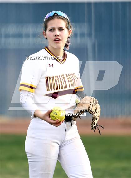 Thumbnail 2 in Paradise Honors vs. Mountain Pointe photogallery.