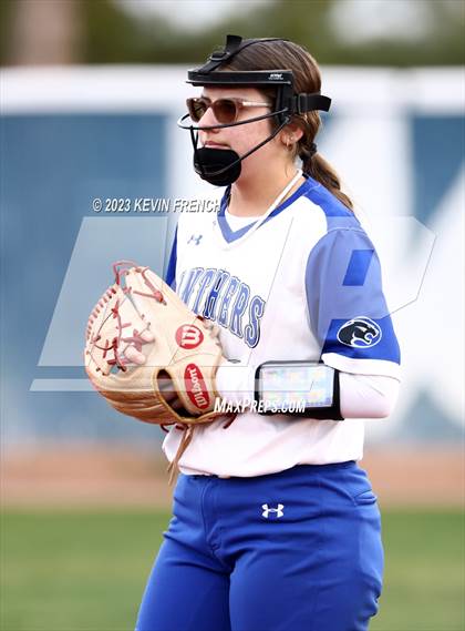 Thumbnail 2 in Paradise Honors vs. Mountain Pointe photogallery.