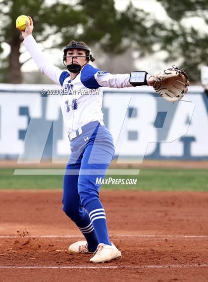 Thumbnail 1 in Paradise Honors vs. Mountain Pointe photogallery.