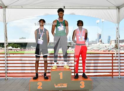 Thumbnail 2 in UIL 6A State Championship photogallery.