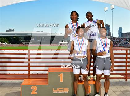 Thumbnail 1 in UIL 6A State Championship photogallery.