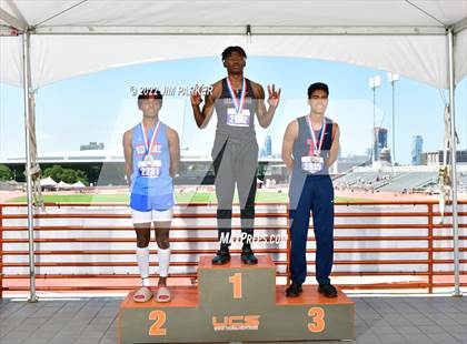Thumbnail 3 in UIL 6A State Championship photogallery.