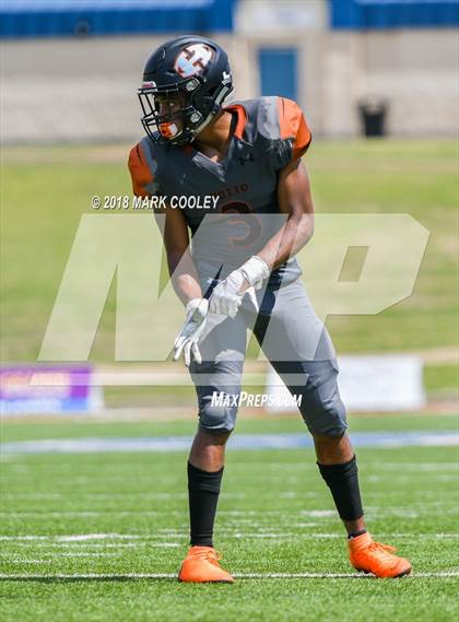 Thumbnail 2 in Hutto vs. West Mesquite photogallery.