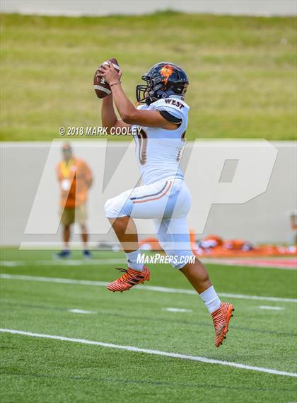 Thumbnail 1 in Hutto vs. West Mesquite photogallery.