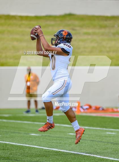 Thumbnail 3 in Hutto vs. West Mesquite photogallery.