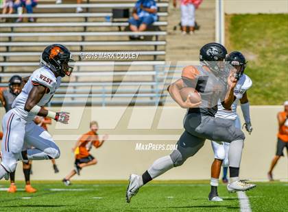 Thumbnail 2 in Hutto vs. West Mesquite photogallery.