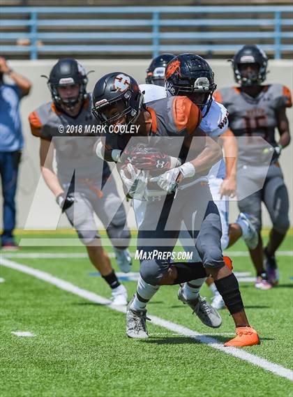 Thumbnail 2 in Hutto vs. West Mesquite photogallery.