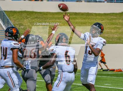 Thumbnail 1 in Hutto vs. West Mesquite photogallery.