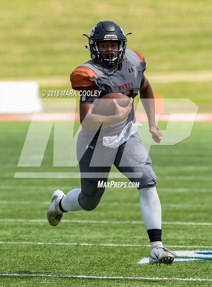 Thumbnail 3 in Hutto vs. West Mesquite photogallery.