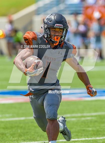 Thumbnail 1 in Hutto vs. West Mesquite photogallery.