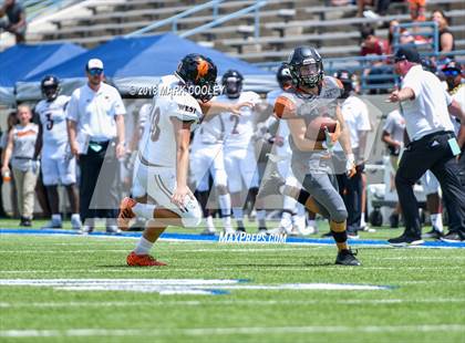 Thumbnail 2 in Hutto vs. West Mesquite photogallery.